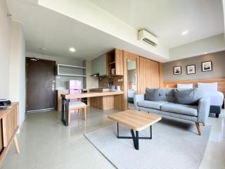 Spacious and Elegant Studio Apartment Mustika Golf Residence By Travelio - Cikarang - 5