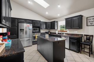 Pool, Hot Tub, Game Room & Sleeps 18! By StayLage - Hot Springs - 9