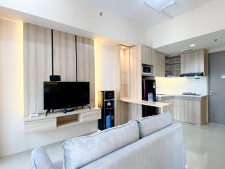 Spacious and Homey 1BR Vasanta Innopark Apartment By Travelio - Cikarang - 5