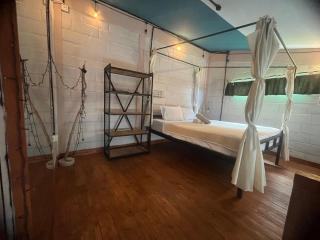 Surf Loft with Private Kitchen and Shared Pool Canggu - Canggu - 4