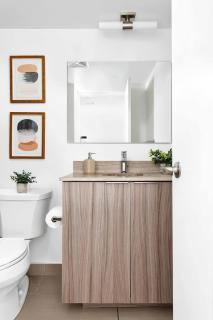 Delightful Condo Beside U of T - Sleeps 3 - 3