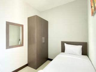 Homey 2BR Apartment Crown Court Executive Condominium By Travelio - 7