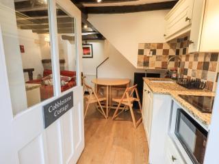 Cobblestone Cottage - 2