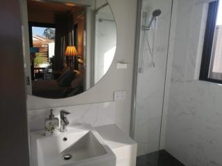 Guest Suite, Private Entrance, Bathroom, Garden, No Overlap with Host - 5