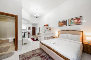 Contemporary Studio in Marina by Bhavan Vacation Homes - Dubai - 0