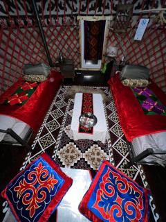 Tash-Rabat Yurt Camp - 3
