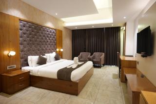 The Emerald Grand - 6
