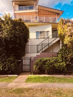 Budget Room for a night - Mount Ommaney - 5
