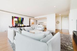 Luxurious Enormous 5brm Penthouse - 3