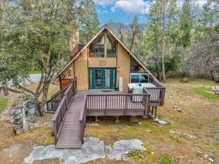 Bass Lake Chalet- A frame with hot tub/firepit - Oakhurst - 1