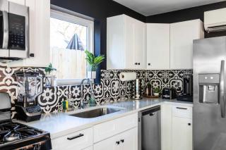 Stunning 3rd St Escape 6th Street - 4 min walk - Austin - 3