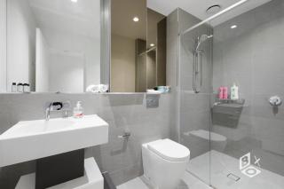 REST COLLECTION Apartments on West Side Place - 8