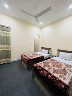 Chandi Hotel and Apartments - Peshawar - 6