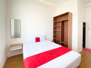 RedDoorz near Sondokoro Agrotourism Karanganyar - Karanganyar - 9