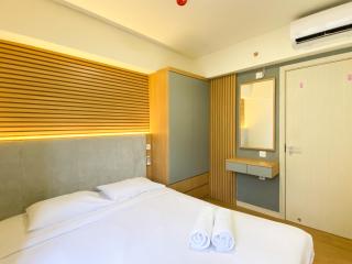 Comfort Living and Warm 3BR at Meikarta Apartment By Travelio - Cikarang - 8