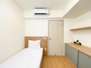 Comfort Living and Warm 3BR at Meikarta Apartment By Travelio - Cikarang - 6