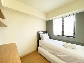 Comfort Living and Warm 3BR at Meikarta Apartment By Travelio - Cikarang - 3