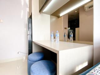Simply and Comfortable 2BR Pollux Chadstone Apartment By Travelio - Cikarang - 4