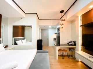 Cozy and Homey Studio at Vasanta Innopark Apartment By Travelio - Cikarang - 3
