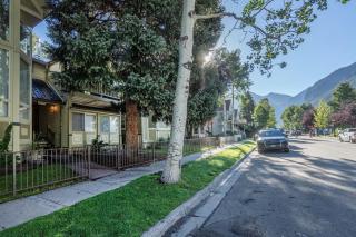 Peaceful Home-Like Condo - Spacious, Private Deck, Fireplace condo - 1