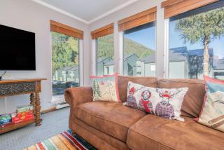 West End Winner - Hot Tub, Parking, Open Kitchen & Living Space condo - 7
