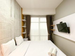 Homey and Minimalist 1BR Vasanta Innopark Apartment By Travelio - Cikarang - 8