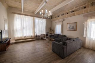 4 Bedroom Holiday Home with Private Pool - 6