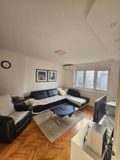 Cozy flat near the city center - Escópia - 0