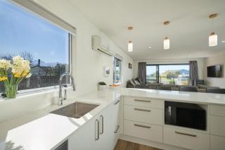 Ocean Vista Modern Home Central - 7