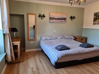 Cosy Spacious Highland Country Cottage near Inverness - 1