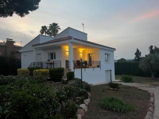 Acogedora casa con piscina - 0