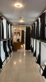 J Capsule Hotel - 8