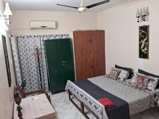 LuLu's Abode - Chennai - 0