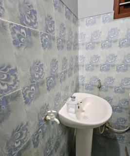 Lovely 4 bedroom top floor home in Kokkuvil East - Jaffna - 2