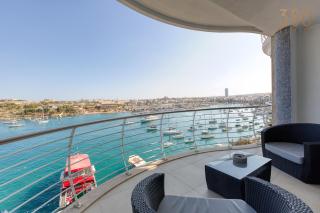 Stunning Seafront 3BR Apt with Terrace in Sliema by 360 Estates - Sliema - 8