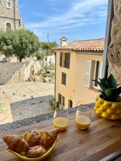 La Pablita, Vieil Antibes, Remparts - Antibes - 4