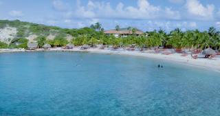 2 Bedroom Apartment Walking Distance From Blue Bay Beach - 4
