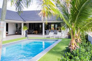 Stylish 3 Bedroom Villa With Ocean Views And Daily Maid Service - Willemstad - 9
