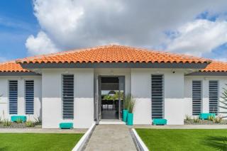 Villa Mistral - Luxurious 5 Bedrooms, Clean, New And Child-friendly That Is 5min Drive From The Beac - Jan Thiel - 6