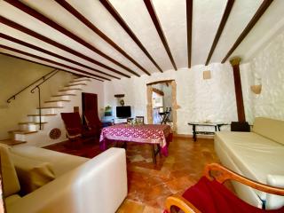 ULLAL - Rural Charm approx 73000 meters villa and Outdoor Adventure Agritourism Apartment with Private Mountain Path approximately 5 minutes walking from the beach Ideal for relaxation - 5