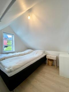 Charming house downtown - the whole house or a bedroom - you choose! - 2