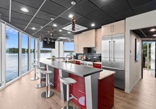 The Glass Mansion w/Optional Boat Rental - Terrell - 6