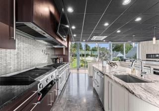 The Glass Mansion w/Optional Boat Rental - Terrell - 7