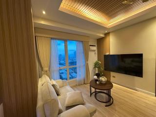 2 Bedroom, Stunning Sunrise View, 65 inch Samsung Smart QLED TV, HBO Max and Amazon Prime Video Max 5 Adult and 2 kids - Manila - 0