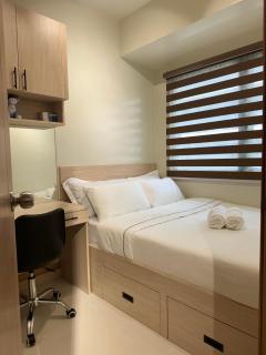 Premier Family Suites newly built condo - Manila - 7