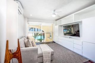 Luxury Beachfront Villa - 1