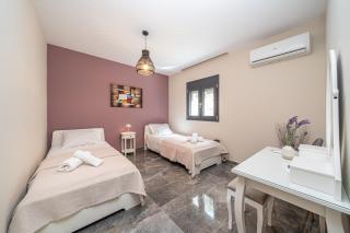 Legantes Luxury Apartments with shared pool - 9