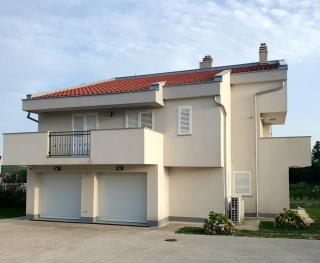 Holiday Home GIDAS - Hot Tub, GYM, Playground - Radovin - 2