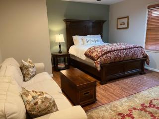 Larch House - Houston - 3