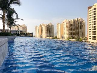 GuestReady - Magnificent studio at The Palm Tower - Dubai - 8